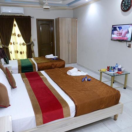 Hotel Deluxe Лахор Экстерьер фото