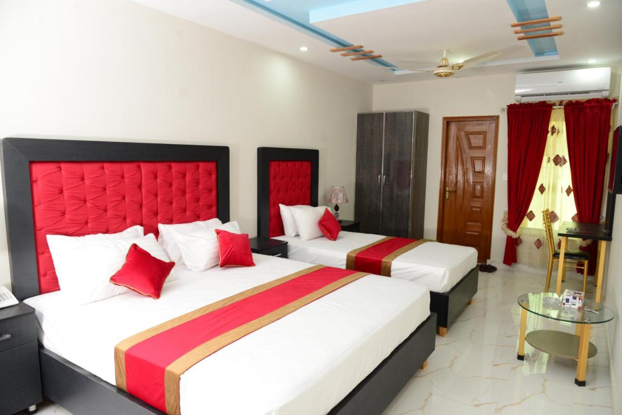Hotel Deluxe Лахор Экстерьер фото